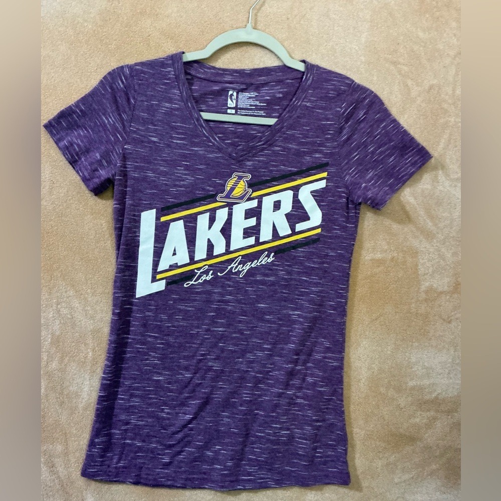 NBA Purple Lakers Tee with Logo size‎ small